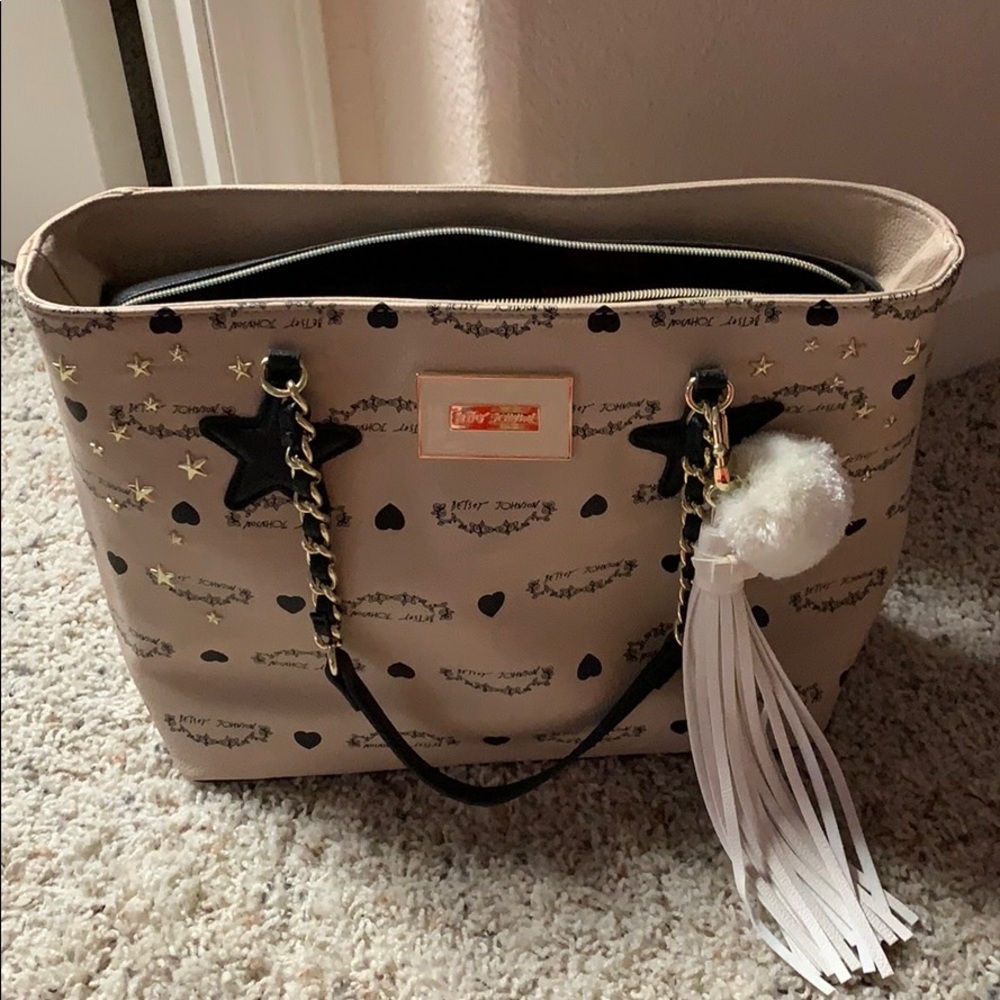 Cutest Betsy Johnson handbag!